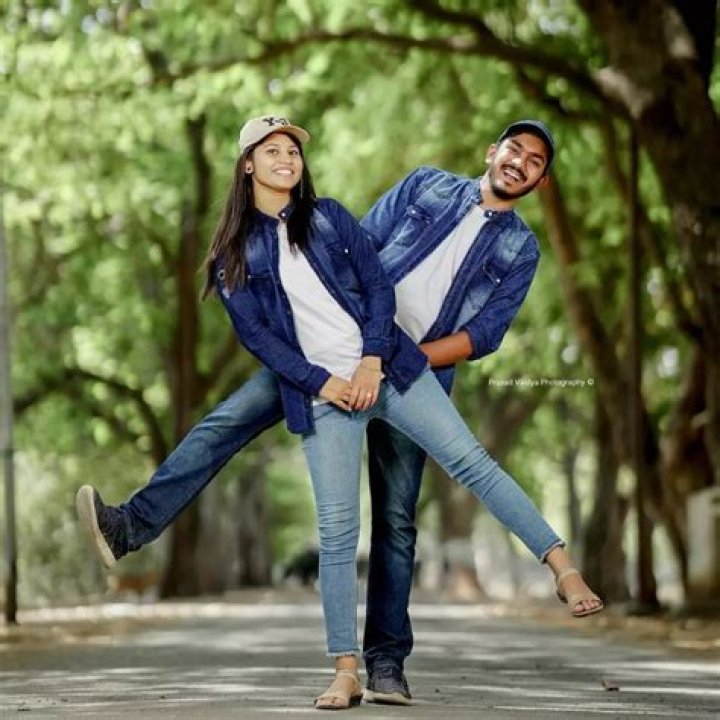 Look at this adorable couple. I want a whole podcast about their