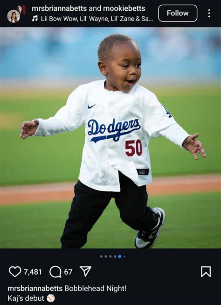 Look Mookie Betts, girlfriend first baby into the world The