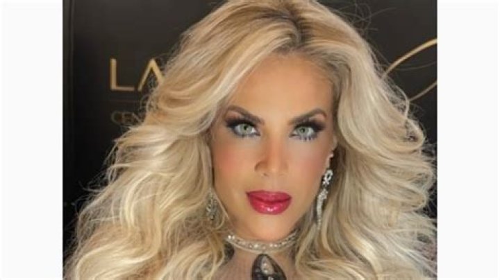 Lorena Herrera comparte c&oacute;mo luc&iacute;a en los 90&rsquo;s sin cirug&iacute;as y con