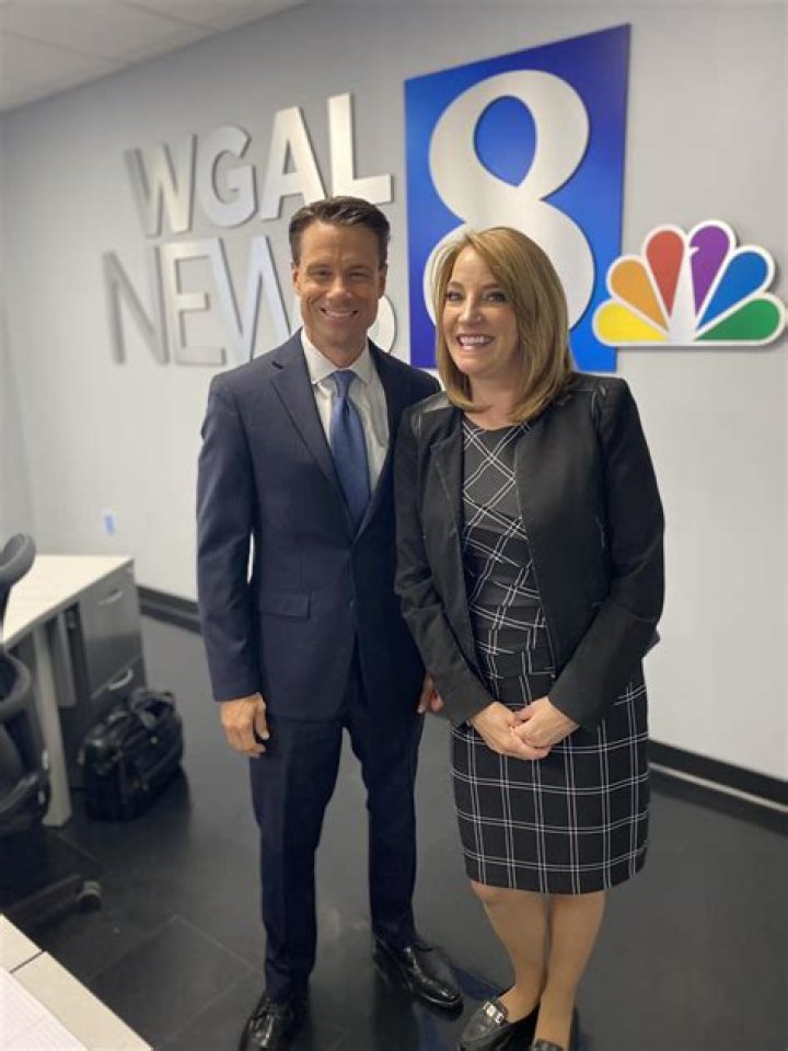 Lori Burkholder WGAL, BioWiki, Age, Height, Husband, Salary, Net Worth