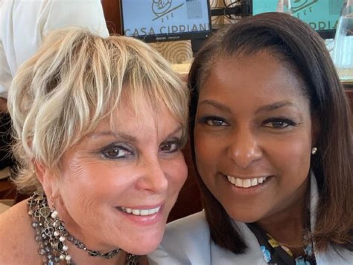 Lori Stokes Bio, ExHusband Brian Thompson and Career Achievements