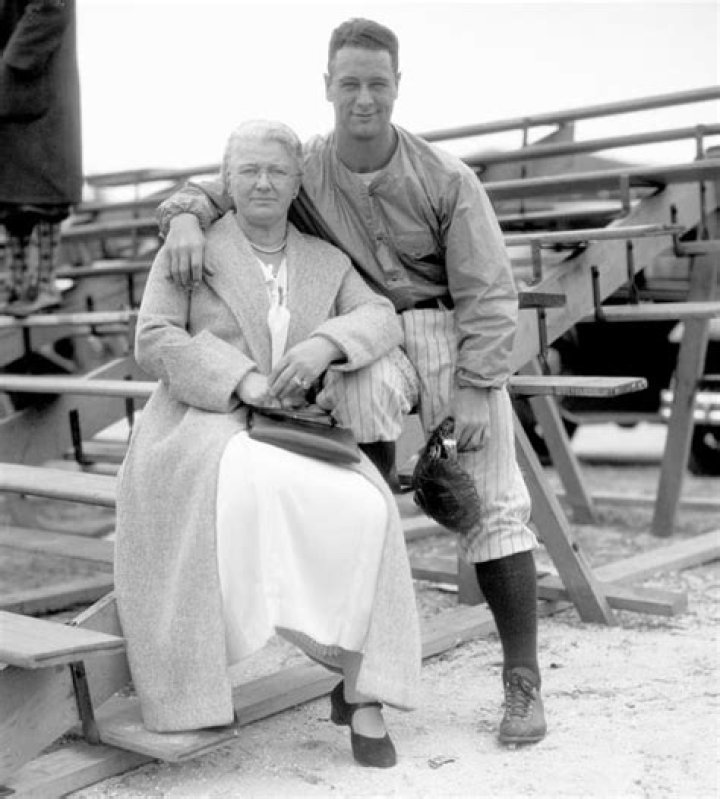 Lou Gehrig poses with his mother. Lou gehrig, Baseball classic