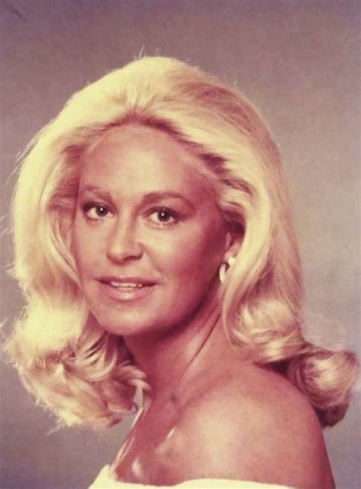 Lovely pic of Joan Kennedy from the 1970d in 2023 Kennedy family