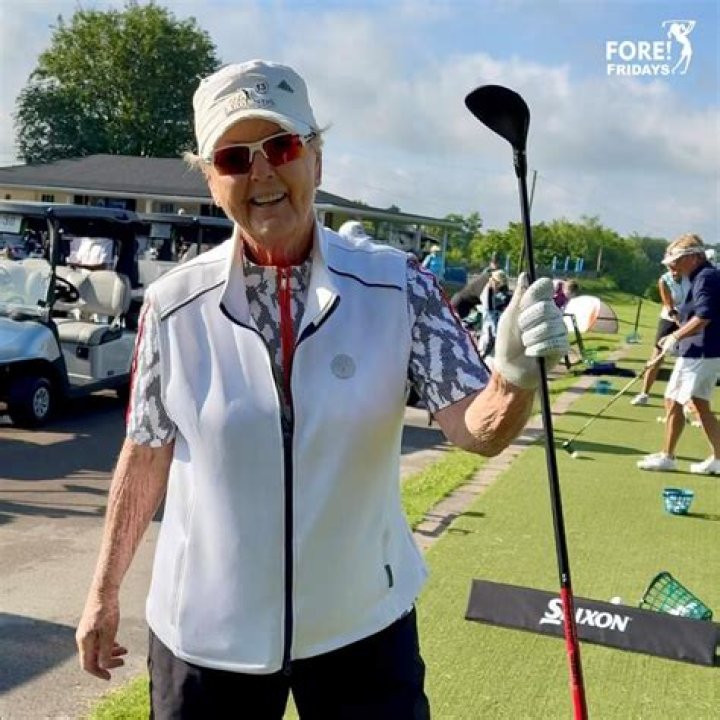 LPGA Golf Legend Pat Bradley (Biography, Career Facts)