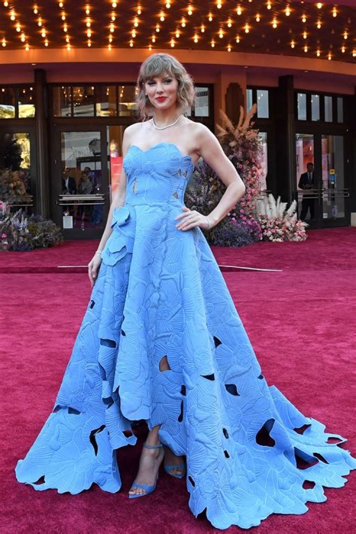 &lsquo;Beast&rsquo; World Premiere Red Carpet Roundup Fashnfly