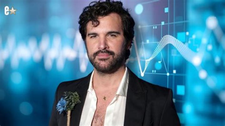 &lsquo;Fuller House&rsquo; Star Juan Pablo Di Pace Publicly Comes Out as Gay