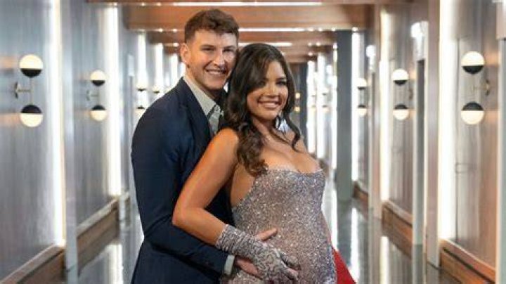 &lsquo;Love Is Blind&rsquo; couple Giannina Gibelli and Damian Powers relationship