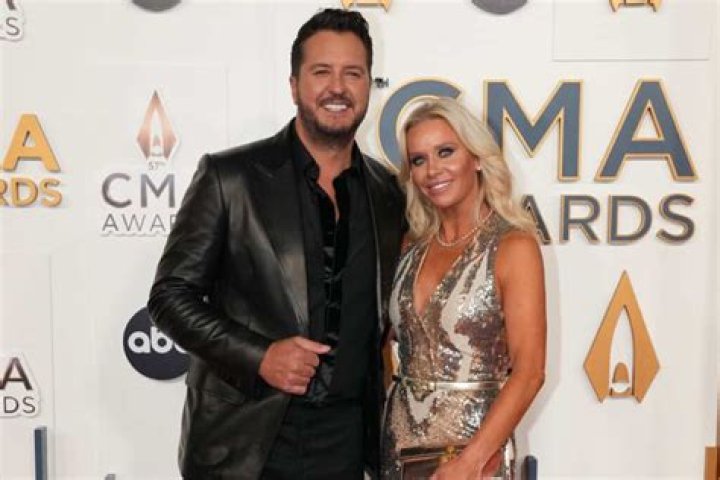 Luke Bryan Wife, Dating History, Relationships