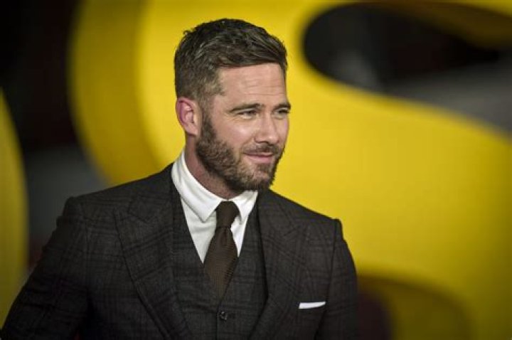 luke macfarlane Luke Macfarlane Photo (16583915) Fanpop