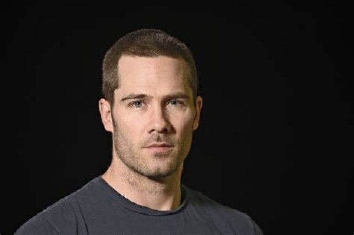 Luke Macfarlane Net Worth 2024 Wiki Bio, Married, Dating, Family