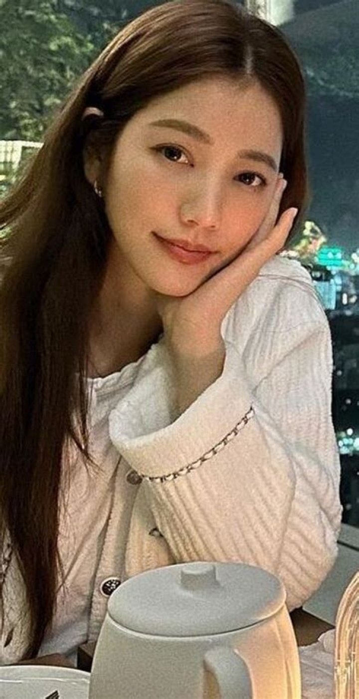 Lure Hsu's 63Year Old Mother Proves Beauty Can Be Timeless