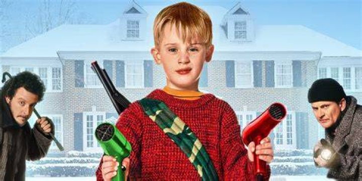 Macaulay Culkin Talks Showing His Son Home Alone 'I Convinced My