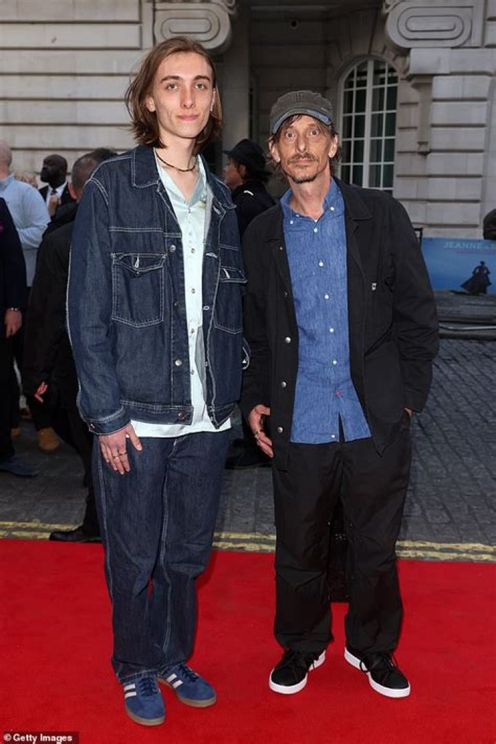 Mackenzie Crook Biography, Mackenzie Crook's Famous Quotes Sualci