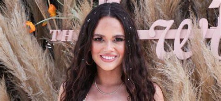 Madison Pettis Shows Off Her Date Madison pettis