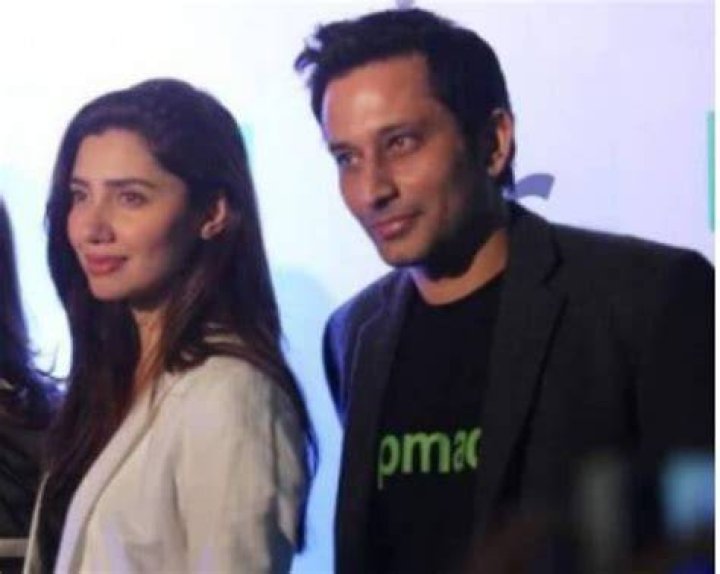 Mahira Khan Shared How Her Mother Sends Her Random Videos And It's