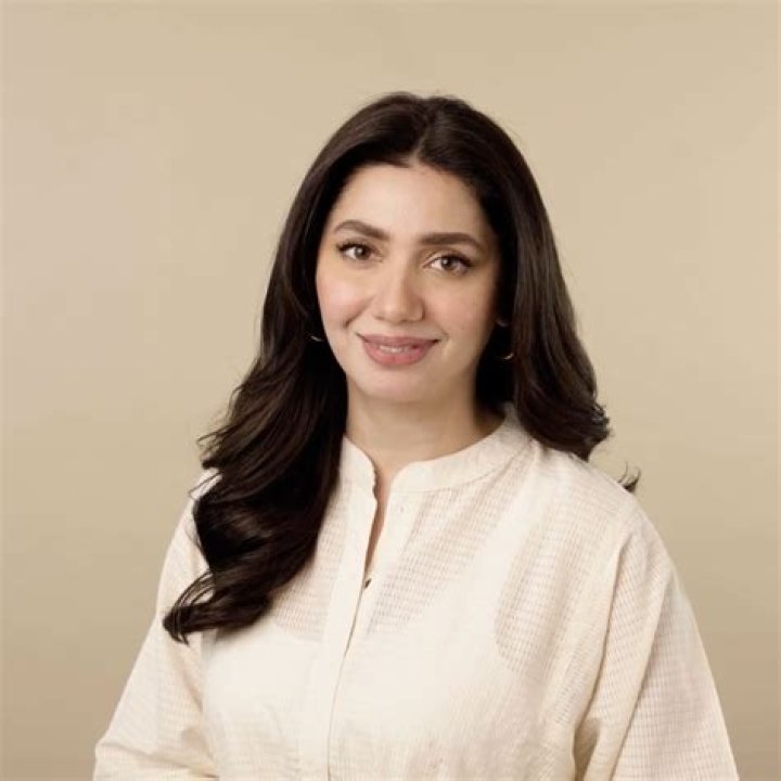 Mahira Khan's mother proves how all desi moms are very touchy about