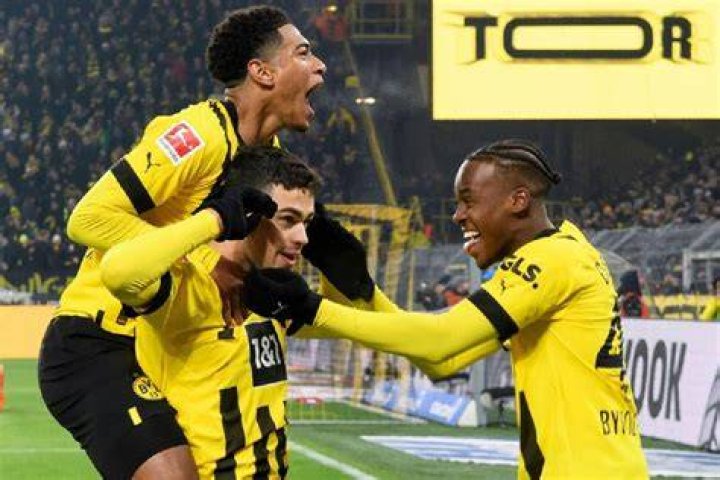Mainz 12 Borussia Dortmund Giovanni Reyna snatches win at the death