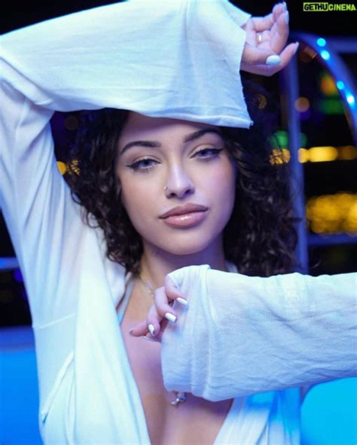 Malu Trevejo nue, 64 Photos, biographie, news de stars LES STARS NUES