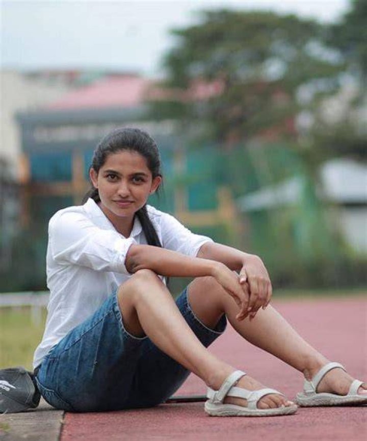 Mamitha Baiju Age, Family, Parents, Movies, Biography Breezemasti
