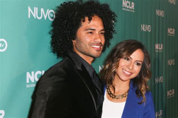 Manwell Reyes; Bio, Net Worth, Marriage, Career, Facts