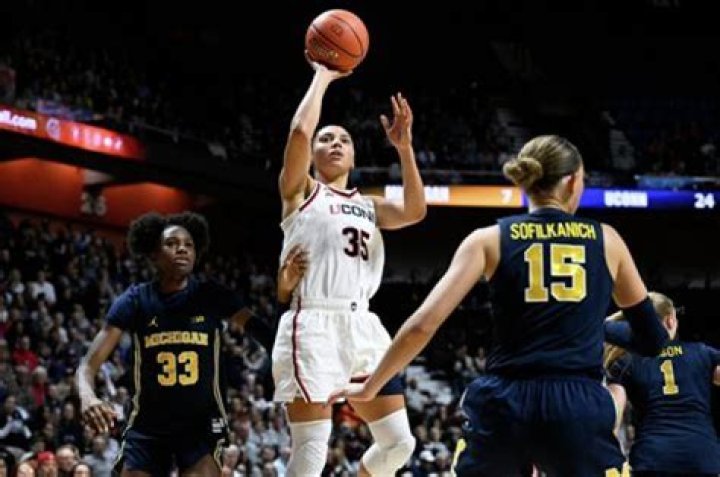 Marcus Smith comes off bench to score as Red Rose run in eleve