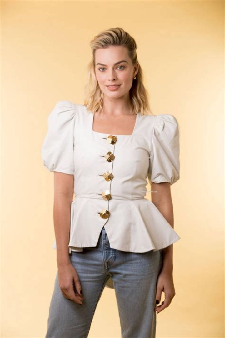 Margot Robbie Photoshoot for USA Today 2018 (More Photos) &bull; CelebMafia