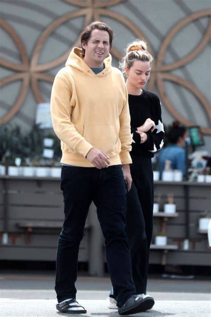 Margot Robbie shops with her husband and more star snaps Page Six