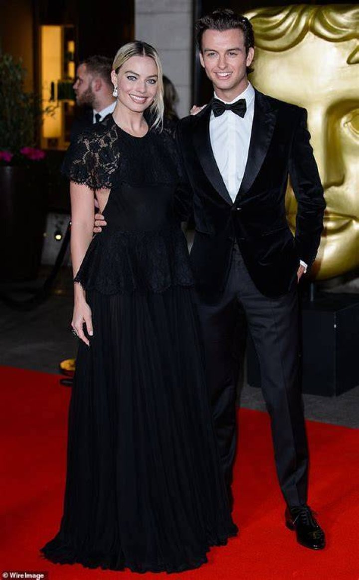 Margot Robbie takes her brother Cameron as her date to the BAFTAs