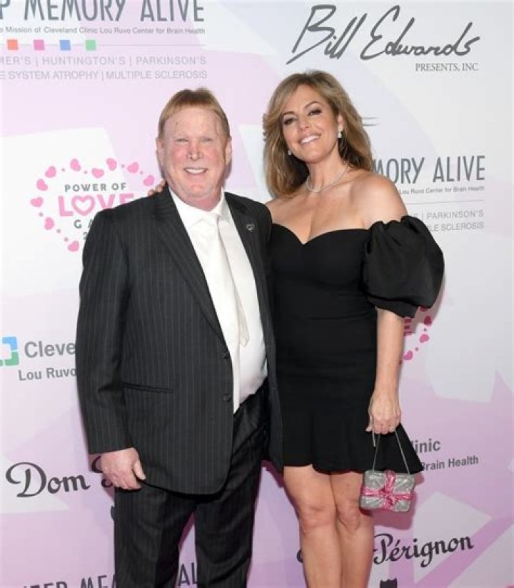 Mark Davis Wife Who Is Carol Davis?