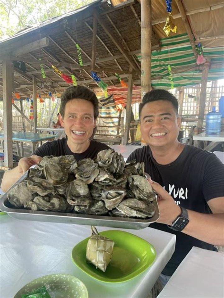 Mark Wiens in Cebu Here are the delectable dishes he tried in the