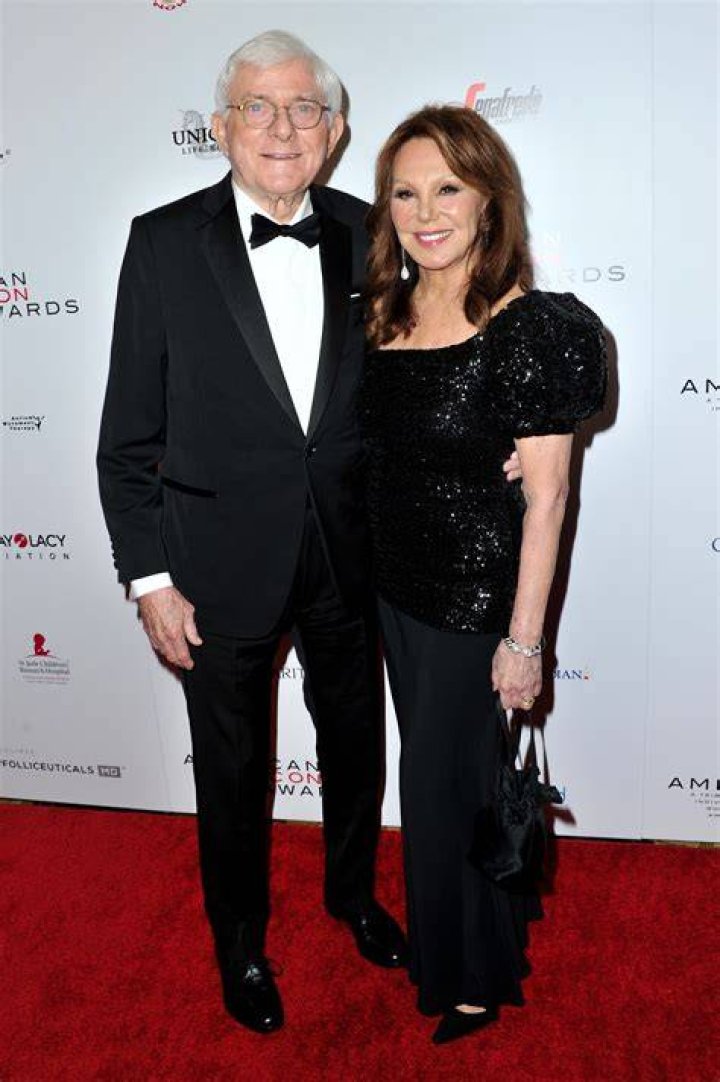 Marlo Thomas Poses for Rare Photo with Husband Phil Donahue at American