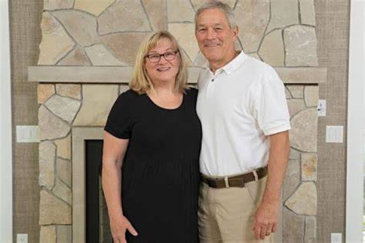 Mary Ferentz coach Kirk Ferentz' Wife (Bio, Wiki, pics)