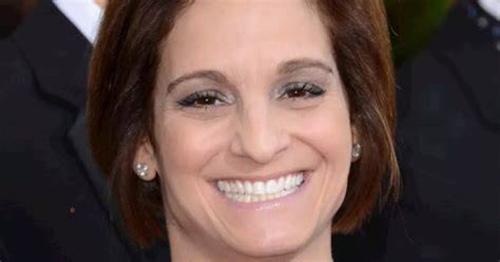 Mary Lou Retton battling pneumonia