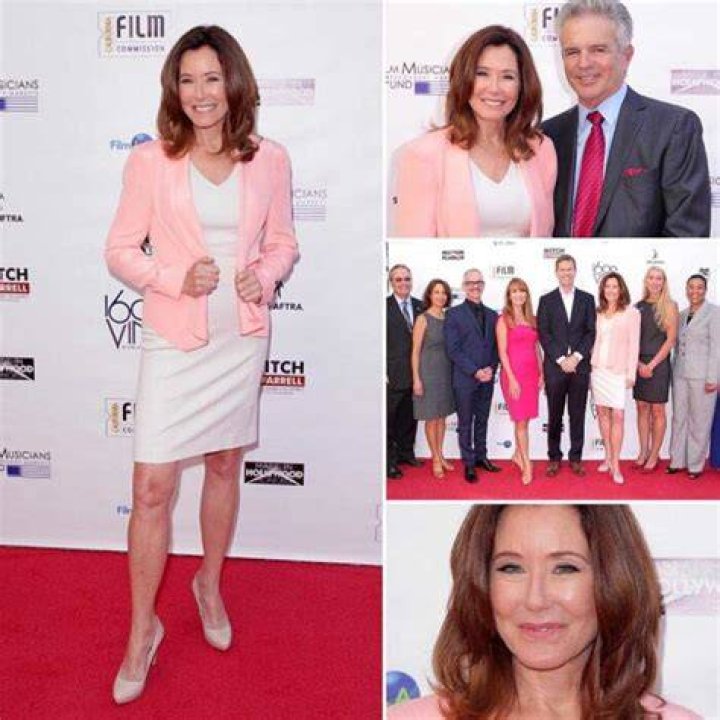 Mary McDonnell Measurements, Bio, Height, Weight, Shoe, and More!