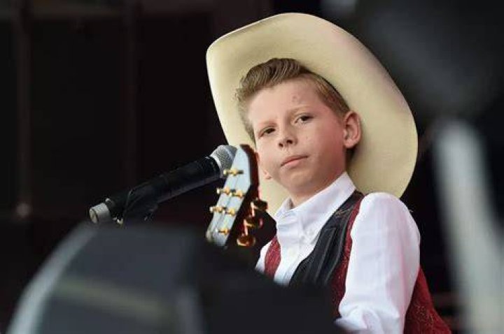 Mason Ramsey Announces How's Your Girl & How's Your Family Tour