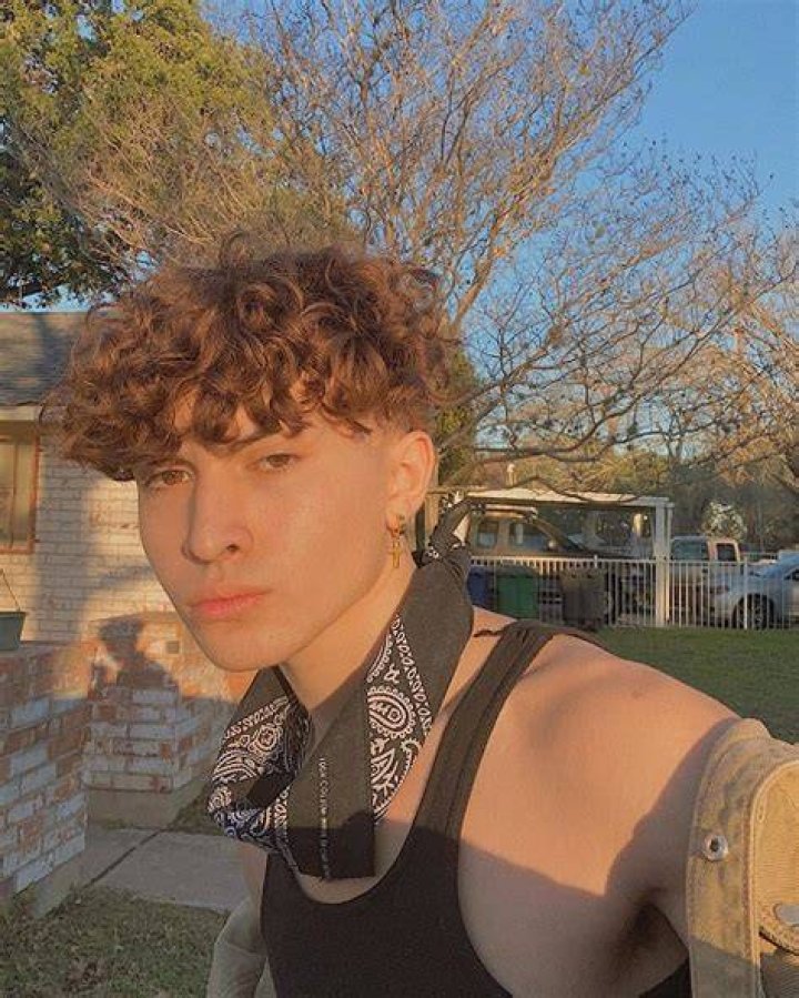 Mathew Valenzuela Net Worth, Age, Height, Weight, Early Life, Career