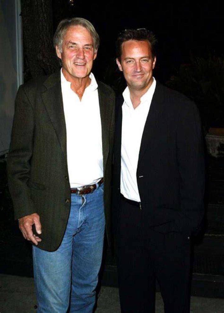 Matthew Perry Net Worth, Wife, Wiki, News, Parents, Age