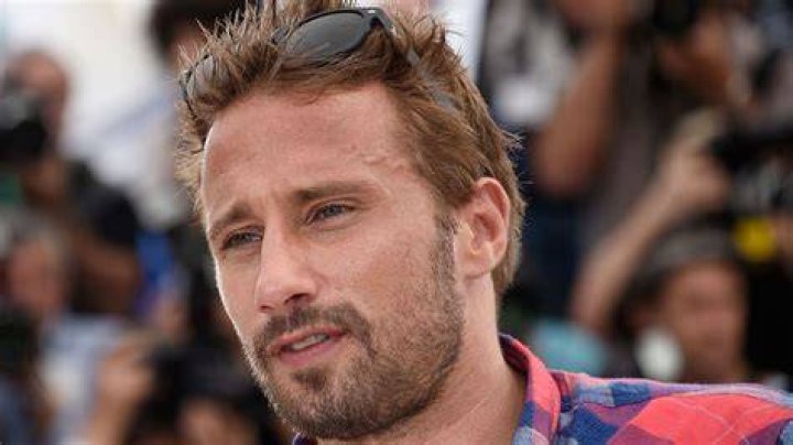 Matthias Schoenaerts devant la tablette de Cinéstation rtbf.be