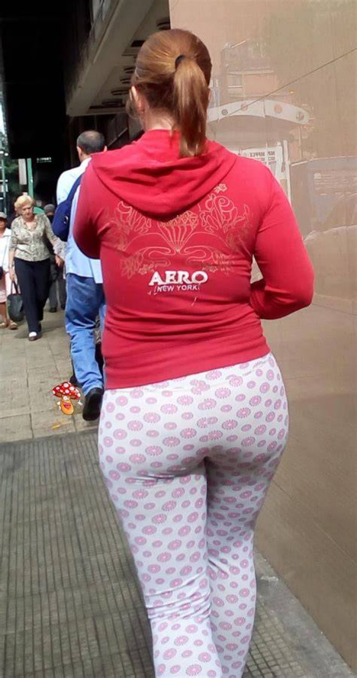Mature blonde showing big ass (pawg) in printed spandex Divine Butts