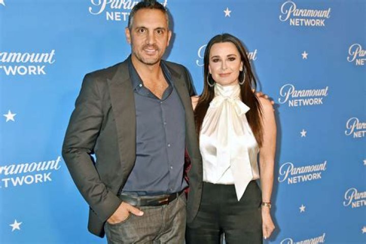 Mauricio Umansky Shuts Down Rumors He's Cheating on or Divorcing Kyle