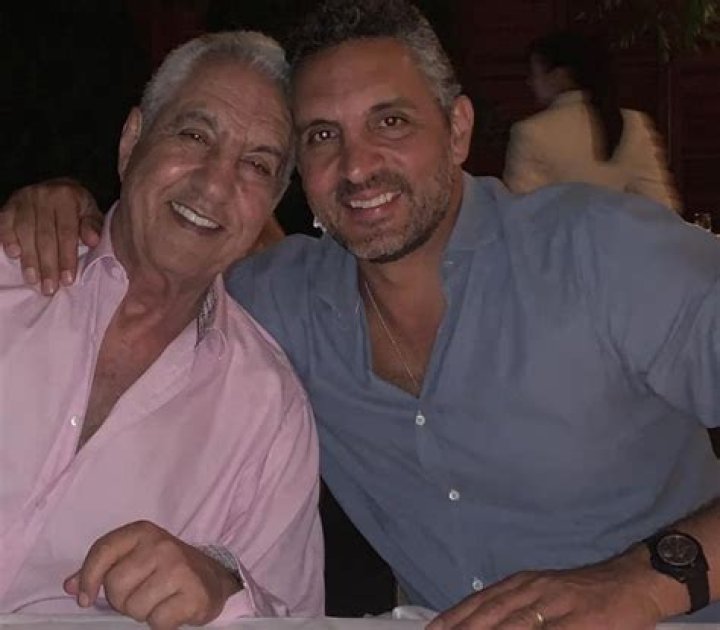 Mauricio Umansky with his father Mauricio Umansky with his father