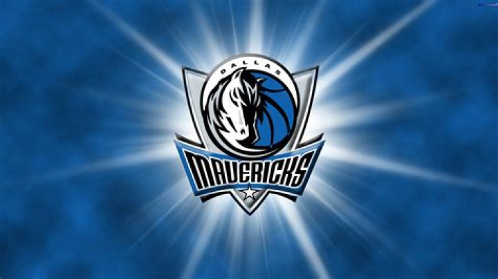 Mavericks' Dirk Nowitzki and wife have a new son