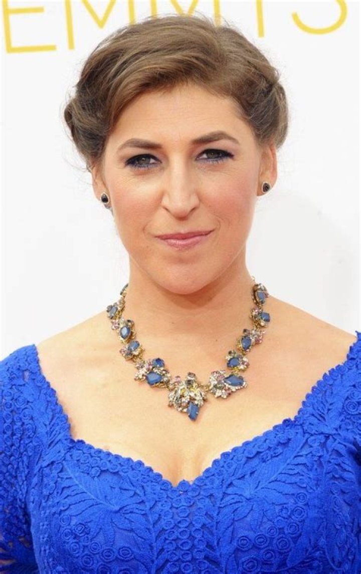 Mayim Bialik Bra Size, Age, Weight, Height, Measurements Celebrity Sizes