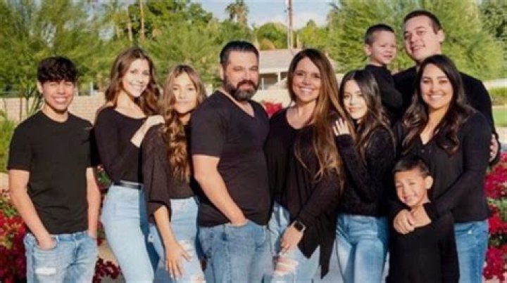 Meet All Five of Actress Jenna Ortegas Siblings