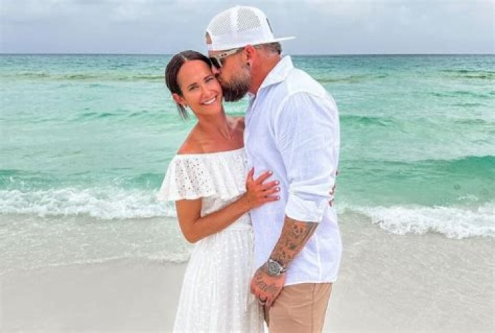 MEET BRANTLEY GILBERT&rsquo;S WIFE AMBER COCHRAN [PICTURES] Brantley Gilbert