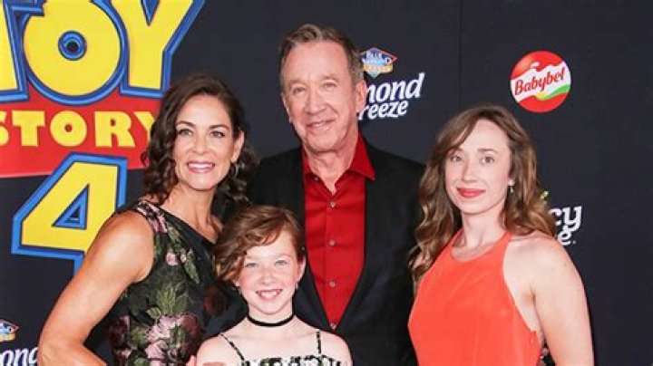 Meet His 2 Daughters Hollywood Life CNNislands