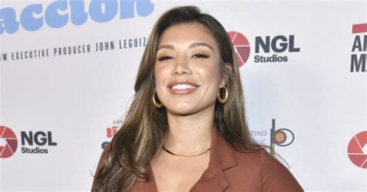 Meet Ivana Rojas, aka Sarai on Season 2 of Gentefied POPSUGAR Celebrity