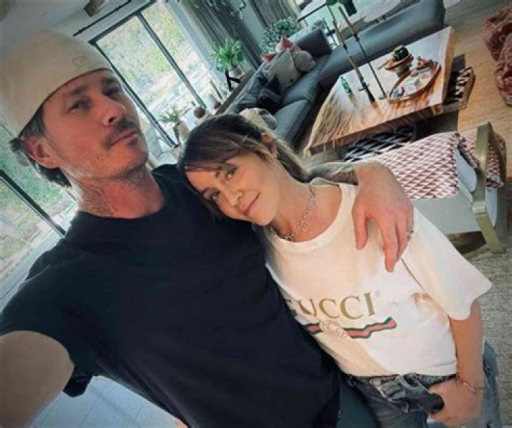 Meet Jennifer DeLonge Photos Of Tom DeLonges Wife And His Baby Mama