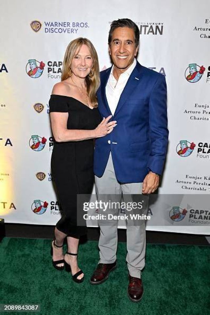 Meet Rebecca Olson Gupta, The Wife Of Famous Neurosurgeon And CNN's