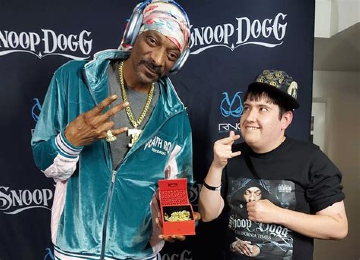Meet Snoop Dogg's Wife Shante Broadus Whom He Married Twice and His